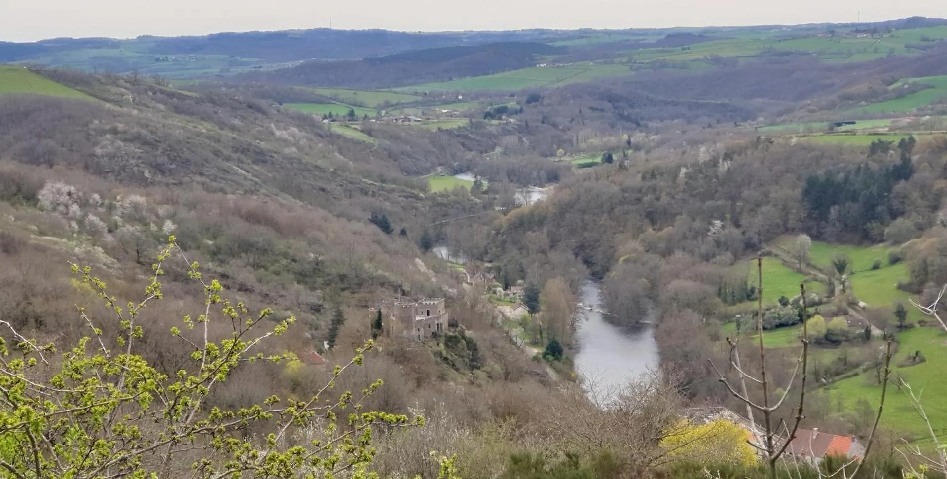 Gite Le Rocher Chouvigny Holiday home